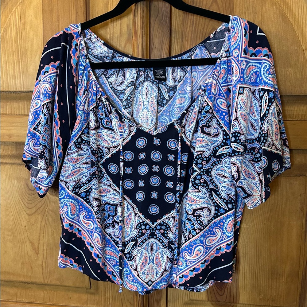 TIMING - Short Sleeve Colorful Paisley Crop Top - Size Large